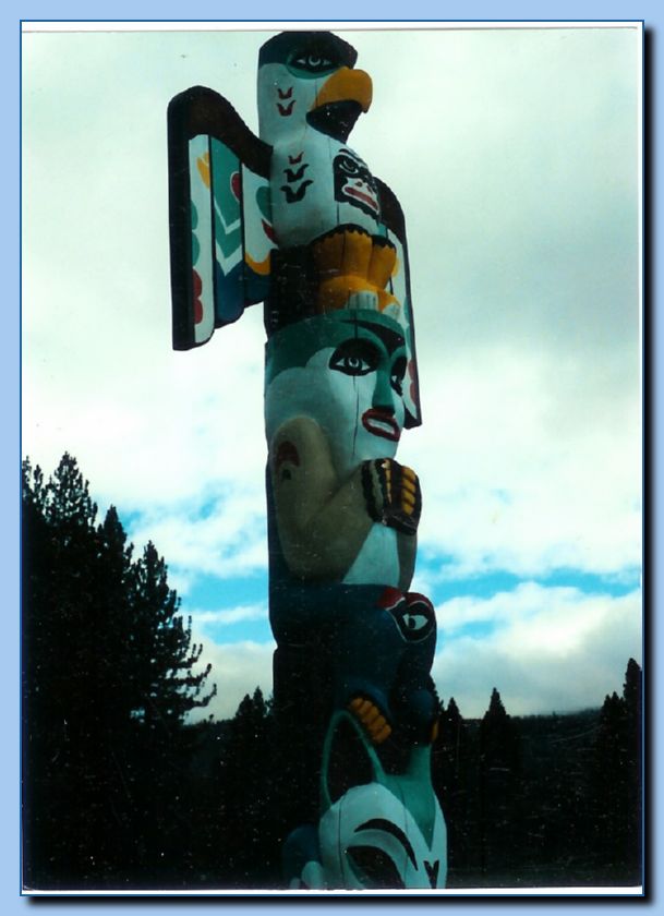 2 094 Totem Traditional Archive 020